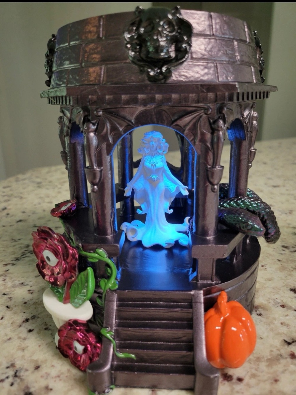 Bath and Body Works Halloween 2024 Light-Up Haunted Gazebo 3-Wick Candle Holder - Picture 3 of 8